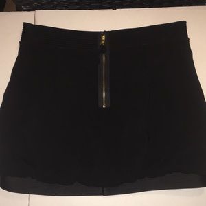 Bcbgmaxazria Black Mini Bubble Skirt with exposed gold zipper ADORABLE